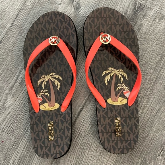 MICHAEL Michael Kors Shoes - Michael KORS size 10 NEW🙌 Excellent Condition REDUCED $40 obo